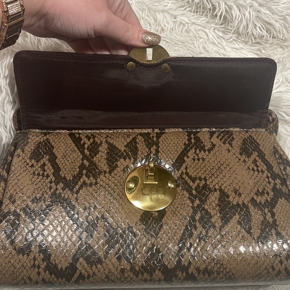 Vintage snake skin print handbag with twist lock closure. EUC - Picture 9 of 13